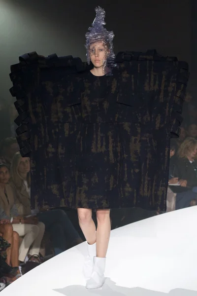 Look 3